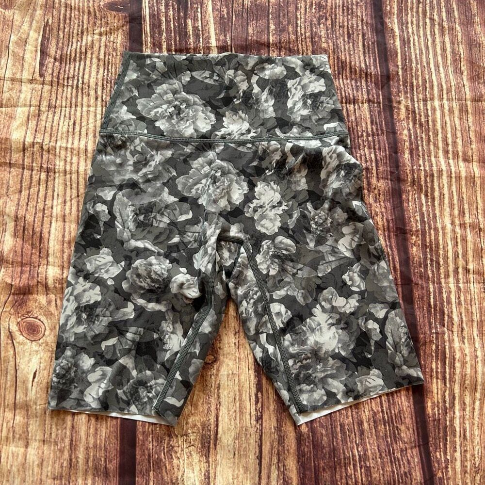 Women’s Offline Floral Grey Black Biker Short Size S